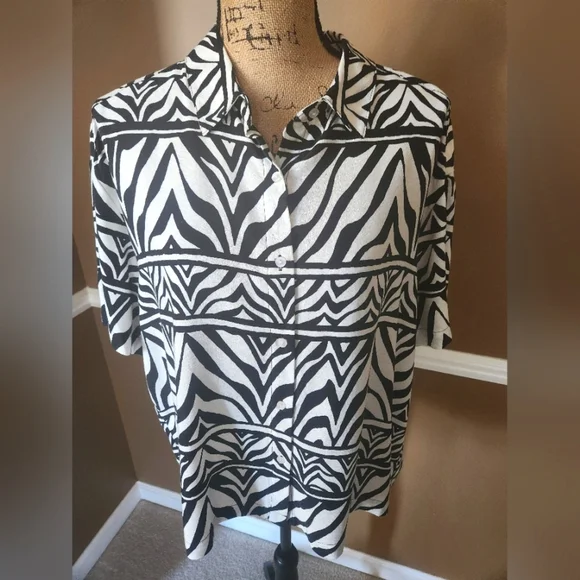 XL Zebra Print Jane + Delancey Button Blouse - Picture 1 of 8
